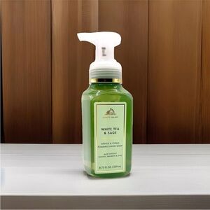 Bath & Body Works Foaming Hand Soap- White Tea & Sage (8.75 fl oz)